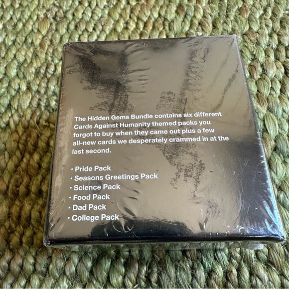 Cards Against Humanity: Hidden Gems Bundle NIP - Picture 4 of 4